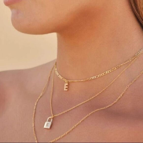 COPY - 18k gold Initial Lock Necklace - Picture 9 of 10